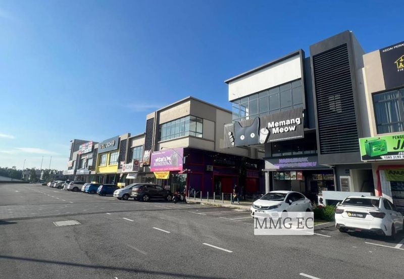 Triana @ Tropicana Amans