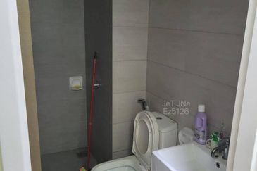 Gravit8 @ Klang South