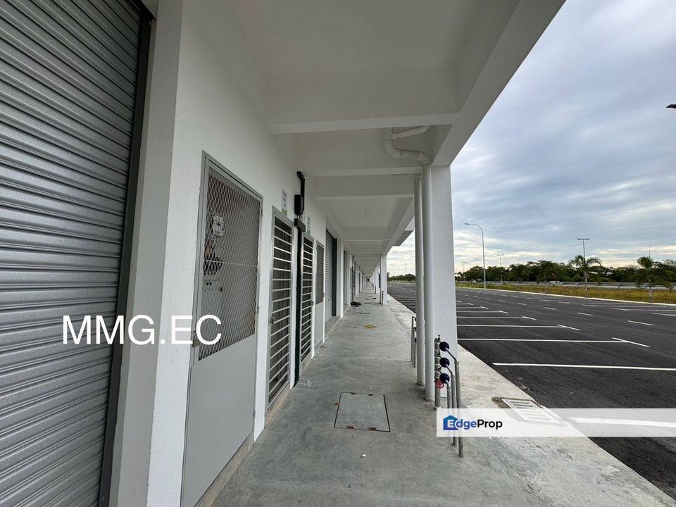 Suria Industrial Park Sepang Facing Road Triple Storey Shoplot , Selangor, Sepang