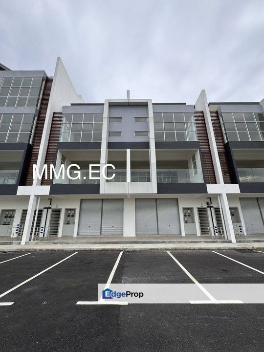 Suria Industrial Park Sepang Facing Road Triple Storey Shoplot , Selangor, Sepang