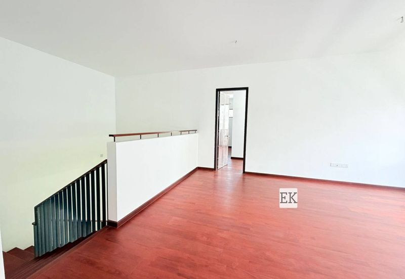 The Eight 2, Elmina Green (Phase B)