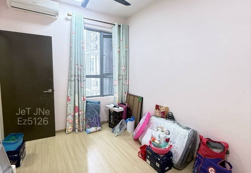 Gravit8 @ Klang South