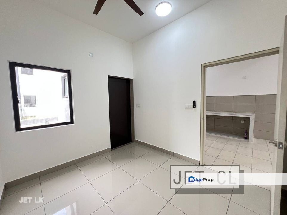 Nadira 3 Bandar Bukit Raja 22x75 Basic Unit , Selangor, Klang