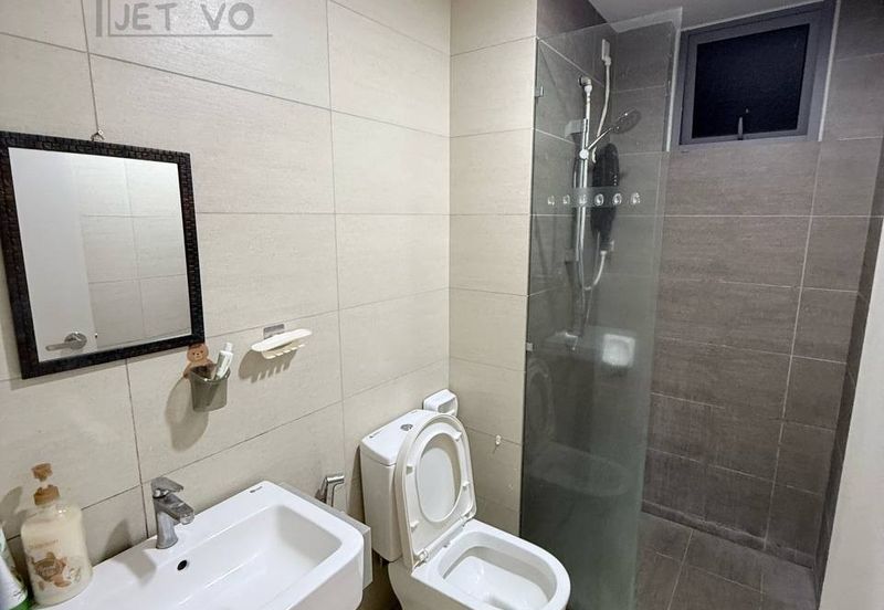 Gravit8 @ Klang South