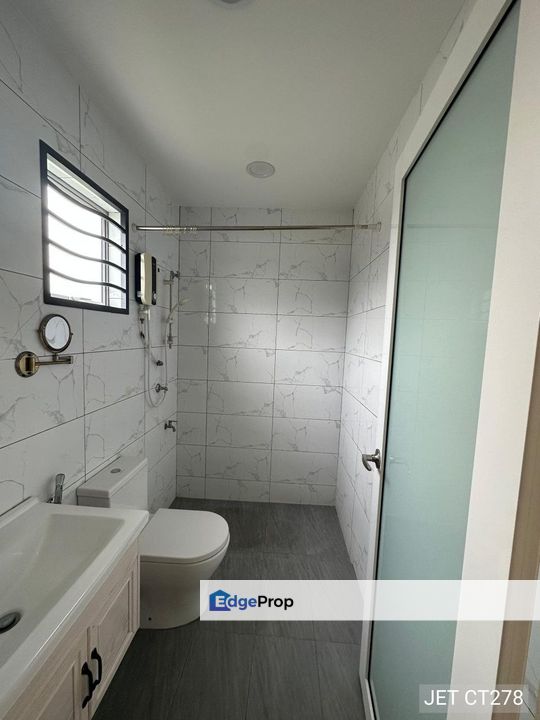 Kota Bayuemas Klang Partial Furnished Double Storey House , Selangor, Klang