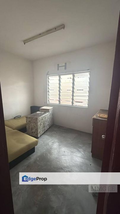 Bukit Tinggi Behind Burger King Flat, Selangor, Klang