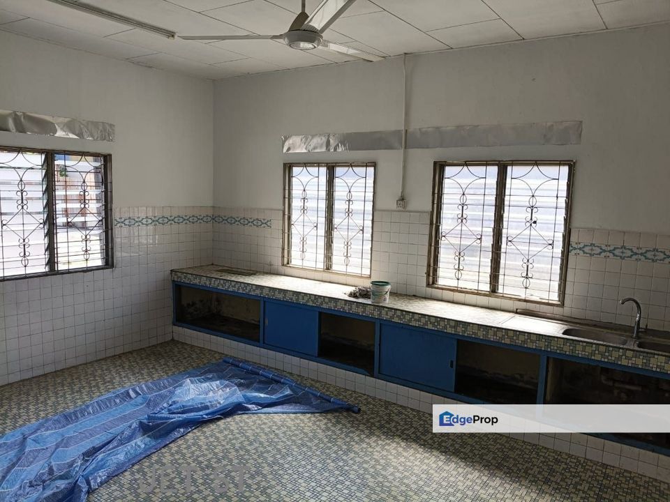 Bukit Rimau Shah Alam Land With Warehouse And Bungalow , Selangor, Shah Alam