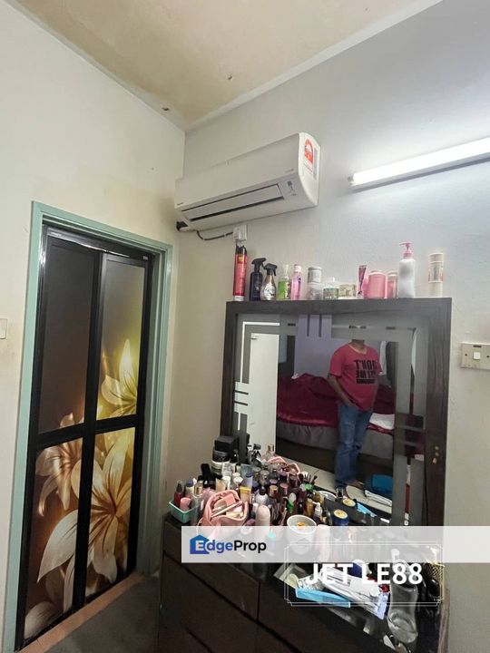 Bayu Vila Apartment Partial Furnished Unit , Selangor, Klang