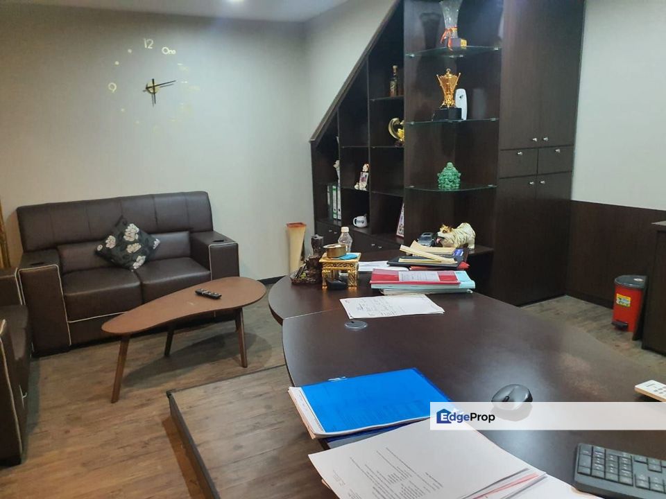 Nearby Goh Hock Huat Facing Main Road Triple Storey Shoplot , Selangor, Klang