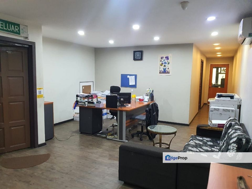 Nearby Goh Hock Huat Facing Main Road Triple Storey Shoplot , Selangor, Klang