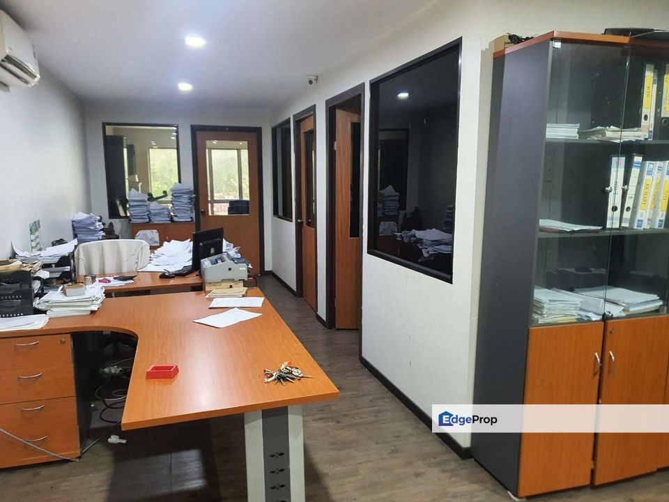 Nearby Goh Hock Huat Facing Main Road Triple Storey Shoplot , Selangor, Klang