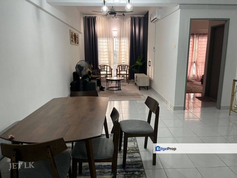 Trifolia 1 Taman Saga Klang Partial Furnished Unit , Selangor, Klang