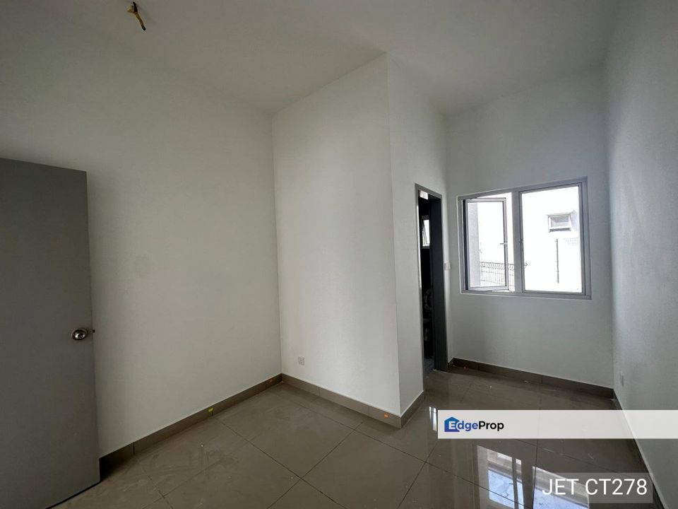 Laelia Kota Bayuemas 20x70 Double Storey House , Selangor, Klang