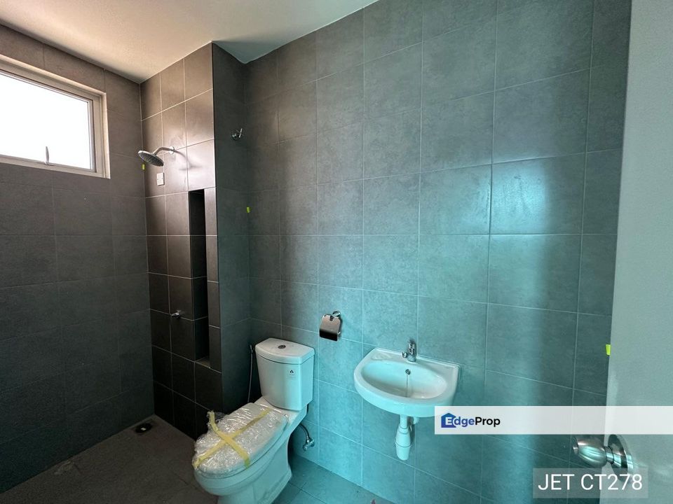 Laelia Kota Bayuemas 20x70 Double Storey House , Selangor, Klang