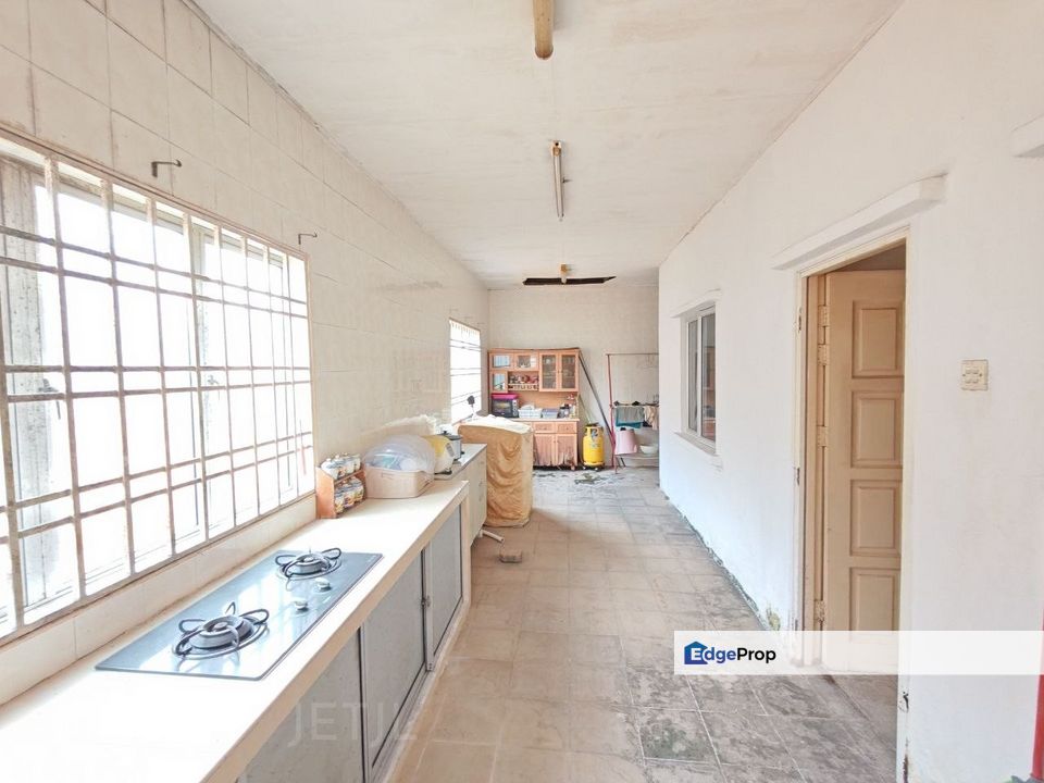 Taman Saga Klang Fully Renovated Double Storey Semi D , Selangor, Klang