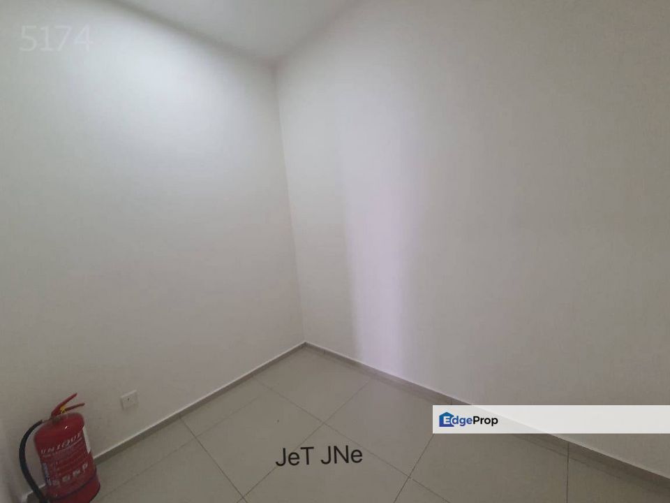Gravit 8 Kota Bayuemas Klang , Selangor, Klang