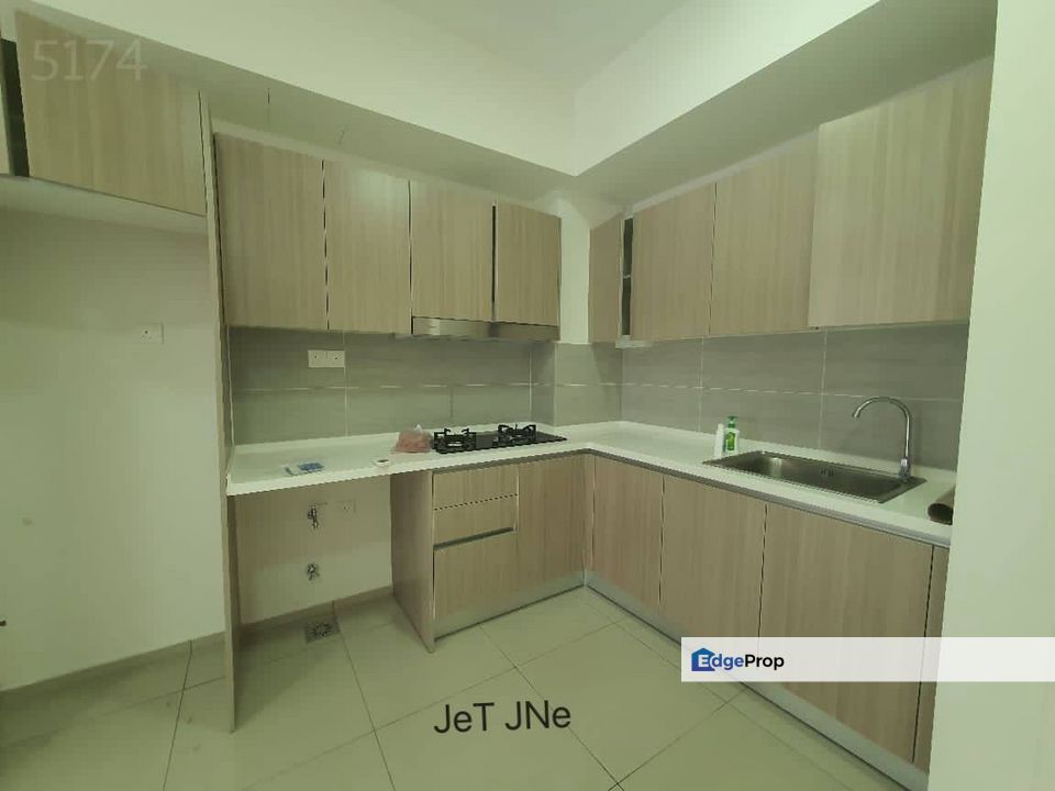 Gravit 8 Kota Bayuemas Klang , Selangor, Klang