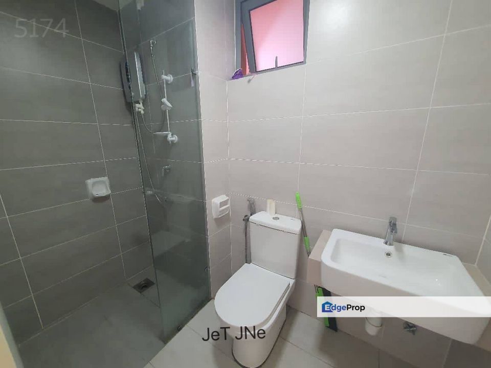 Gravit 8 Kota Bayuemas Klang , Selangor, Klang