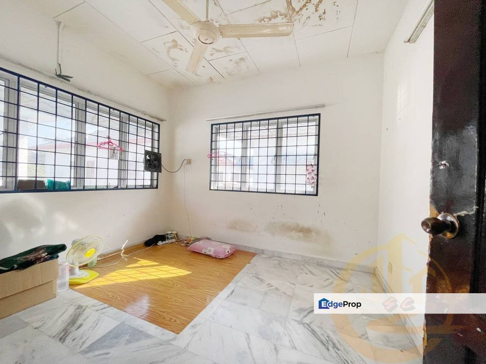 Limited Unit Morib Banting Double Storey House , Selangor, Banting