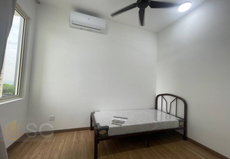 The Tresor @ Gravit 8 *