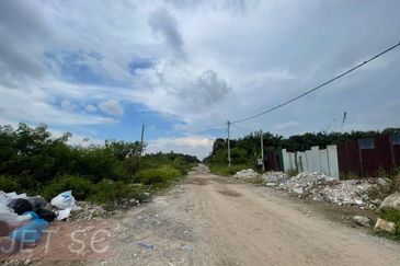 Telok Panglima Garang Empty Land With Fencing 