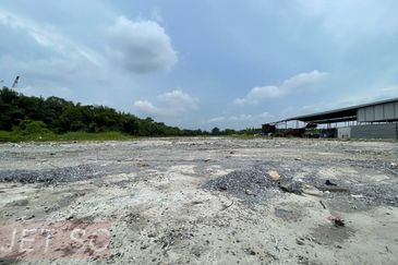 Telok Panglima Garang Empty Land With Fencing 