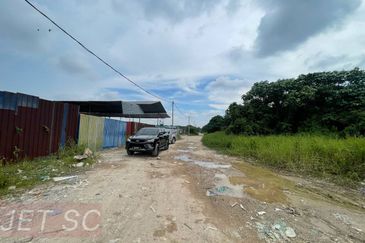 Telok Panglima Garang Empty Land With Fencing 