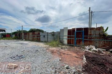 Telok Panglima Garang Empty Land With Fencing 