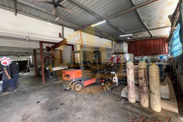Good Location Jalan Meru 1.5 Storey Factory 