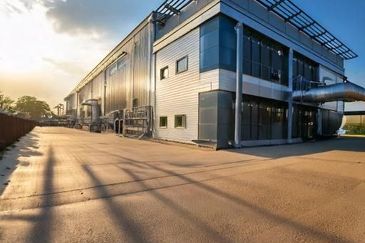 West Port, Pulau Indah