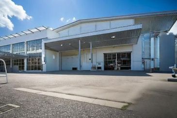 West Port, Pulau Indah