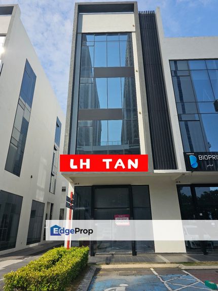 Vervea Batu Kawan whole block 4 storey End Lot at Jalan Vervea 13 facing main road , Penang, Simpang Ampat