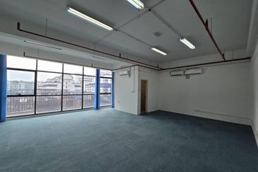 Semi furnished low floor nice view unit