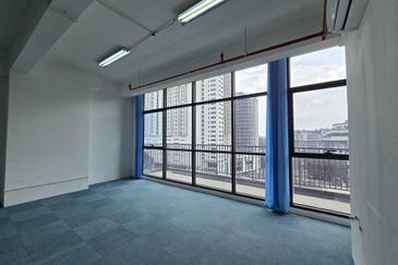 Semi furnished low floor nice view unit