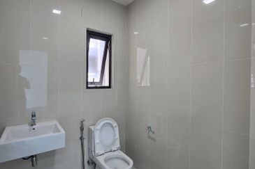 Semi furnished low floor nice view unit