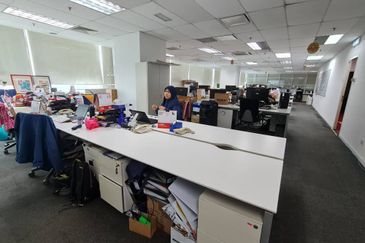 Fully fitted office unit at Midvalley