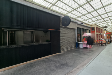 Commercial retails for F&B and retails shops