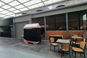 Commercial retails for F&B and retails shops