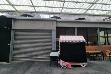 Commercial retails for F&B and retails shops