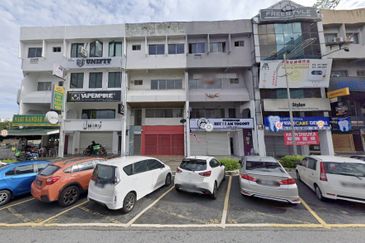 Rare 4 Story Corner Shop Unit @ Uptown Damansara Utama, SS 21