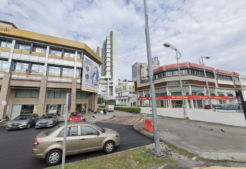 Rare 4 Story Corner Shop Unit @ Uptown Damansara Utama, SS 21