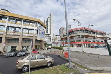 Rare 4 Story Corner Shop Unit @ Uptown Damansara Utama, SS 21