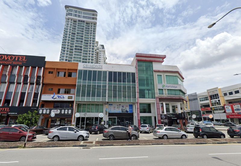 Rare 4 Story Corner Shop Unit @ Uptown Damansara Utama, SS 21