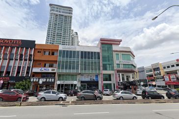 Rare 4 Story Corner Shop Unit @ Uptown Damansara Utama, SS 21