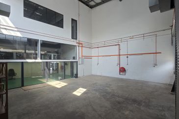 1.5 Sty Semi-D Factory @ Gateway 16