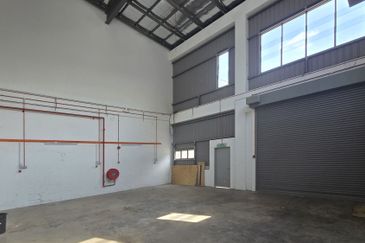 1.5 Sty Semi-D Factory @ Gateway 16