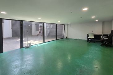 1.5 Sty Semi-D Factory @ Gateway 16