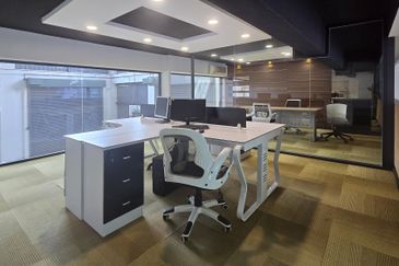 1.5 Sty Semi-D Factory @ Gateway 16