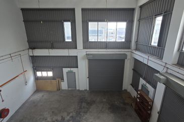 1.5 Sty Semi-D Factory @ Gateway 16