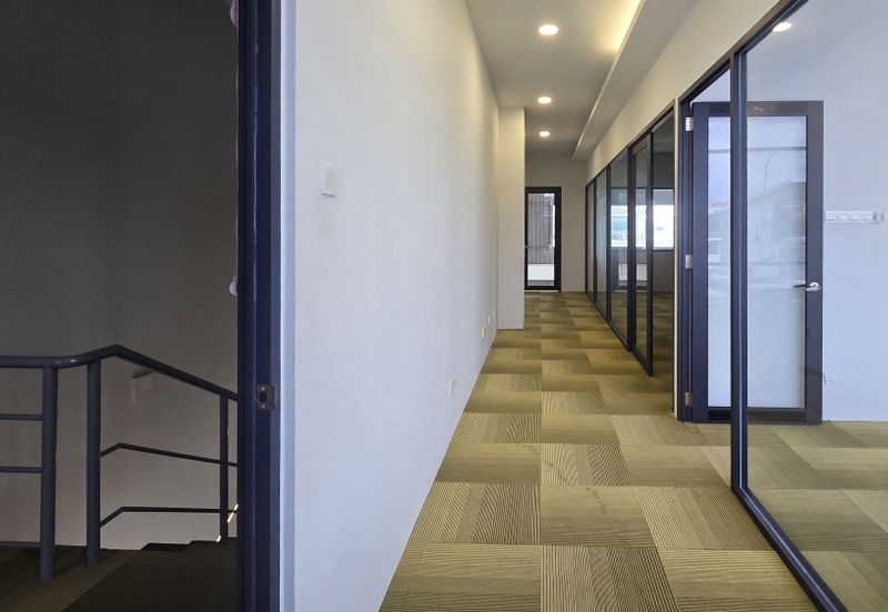 1.5 Sty Semi-D Factory @ Gateway 16